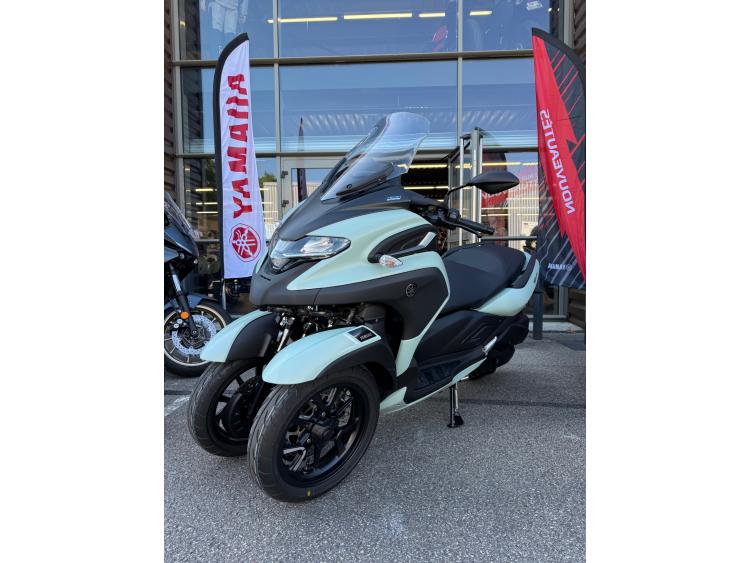 YAMAHA TRICITY 300