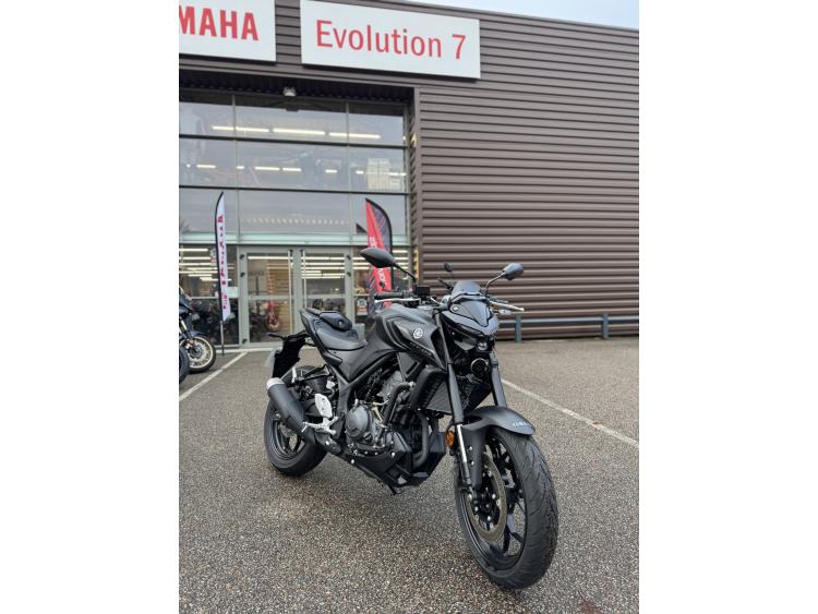 YAMAHA MT03