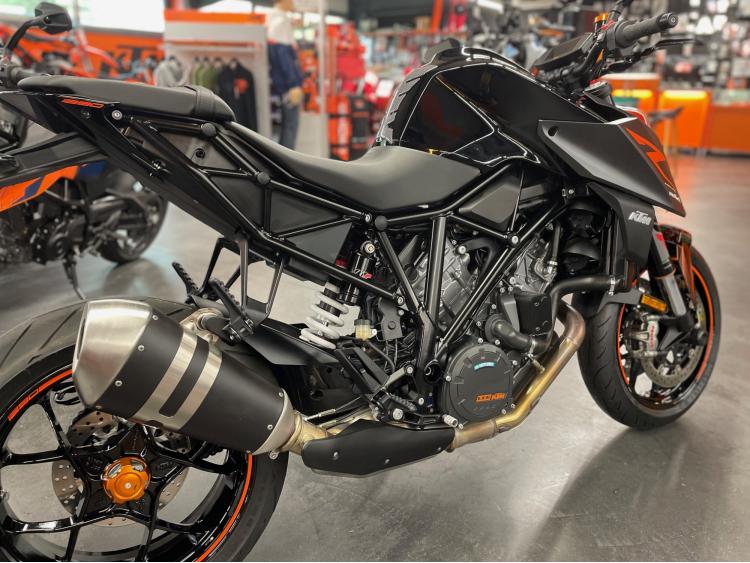 KTM 1290 SUPER DUKE R