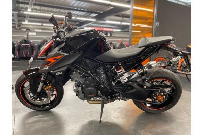 KTM 1290 SUPER DUKE R