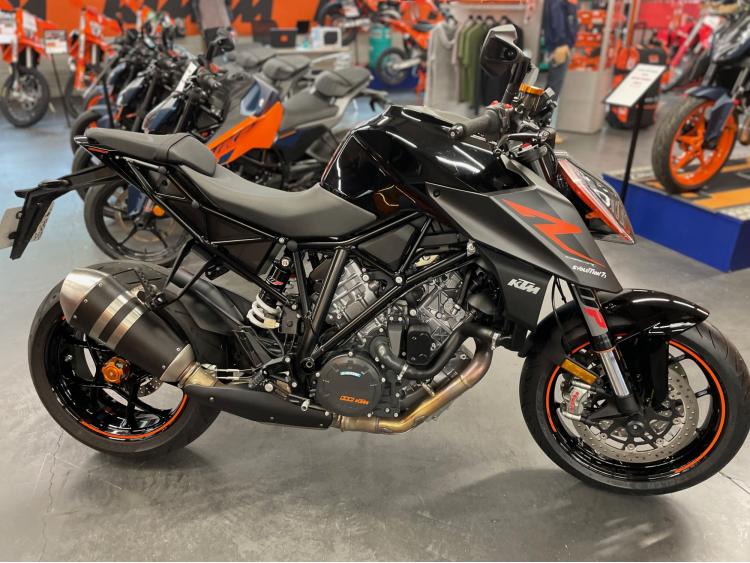 KTM 1290 SUPER DUKE R