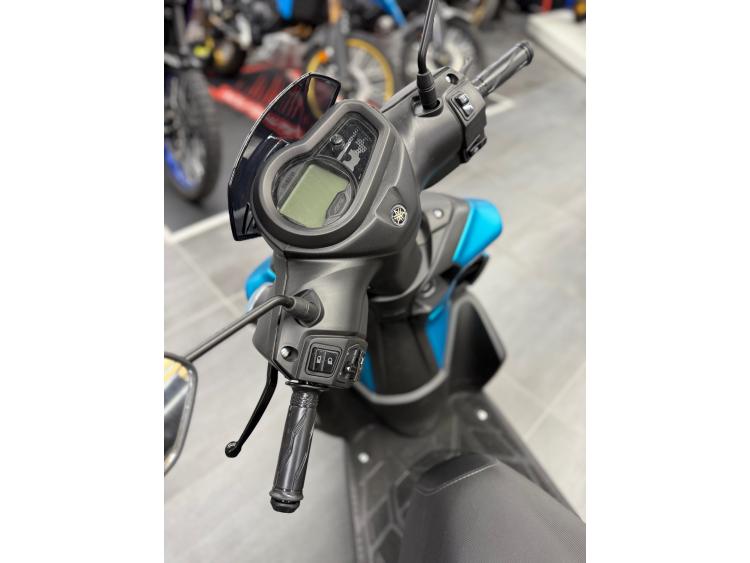 YAMAHA RayZR 125