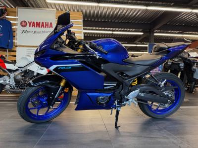 YAMAHA YZF-R3
