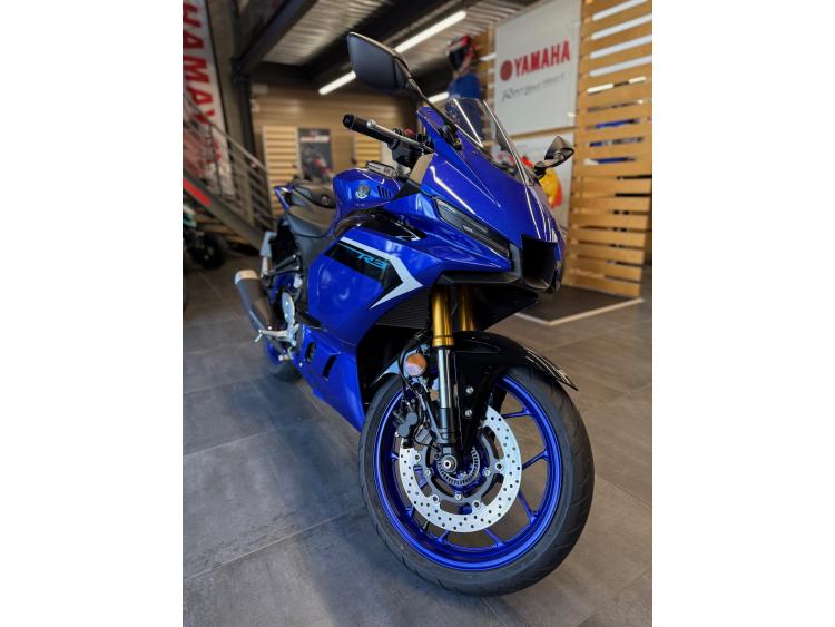 YAMAHA R3