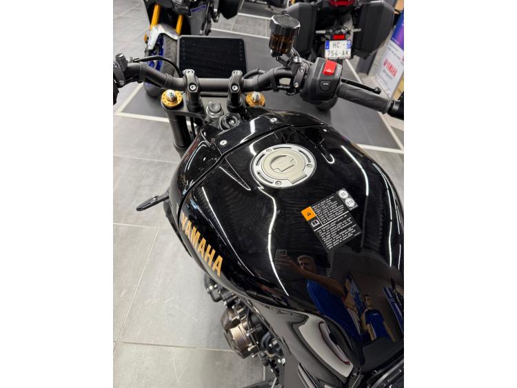 YAMAHA XSR 900