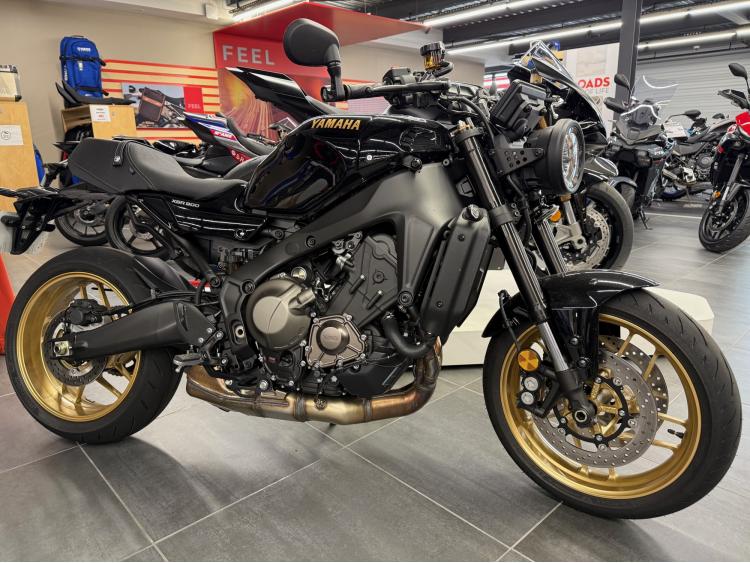 YAMAHA XSR 900