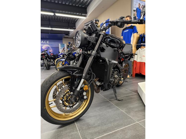 YAMAHA XSR 900