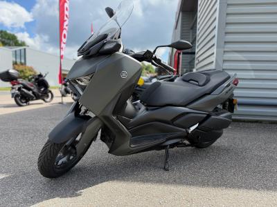 YAMAHA XMAX 300