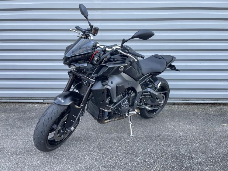 YAMAHA MT-10