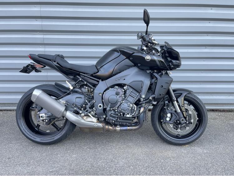 YAMAHA MT-10