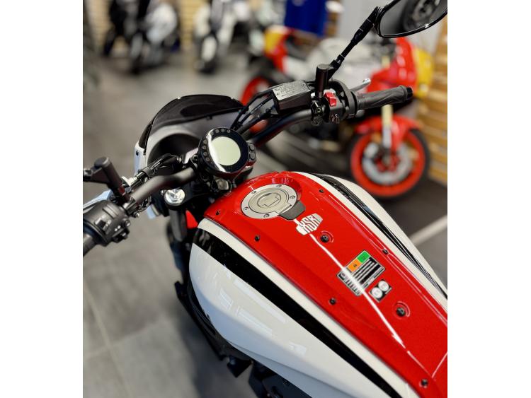 YAMAHA XSR 700 EXCELLENT ETAT 