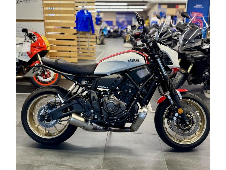 YAMAHA XSR 700 EXCELLENT ETAT 