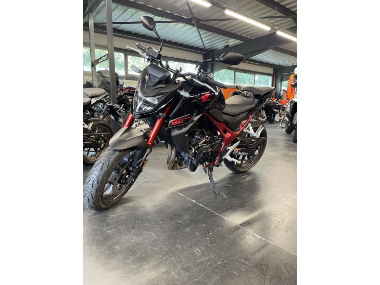 HONDA CB 750 HORNET