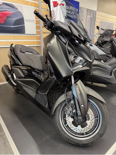 YAMAHA XMAX 300 Tech Max