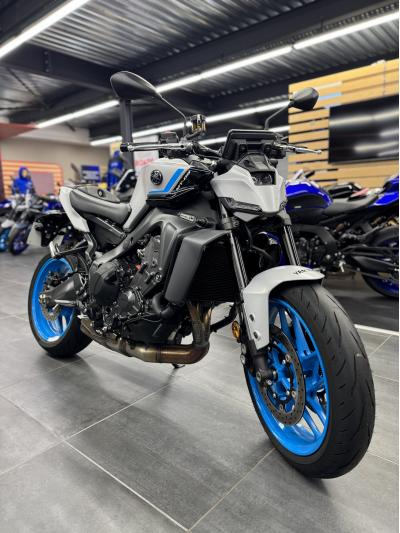 YAMAHA MT-09