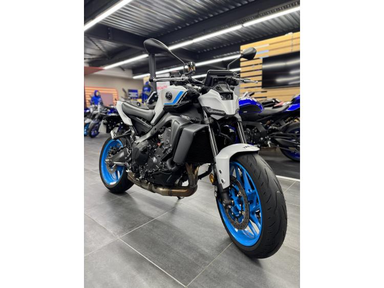 YAMAHA MT-09