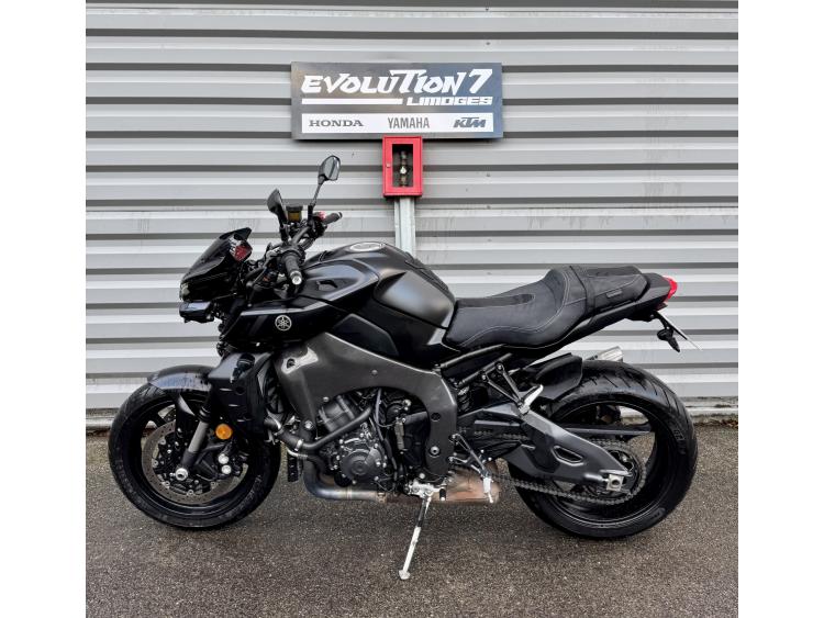 YAMAHA MT-10