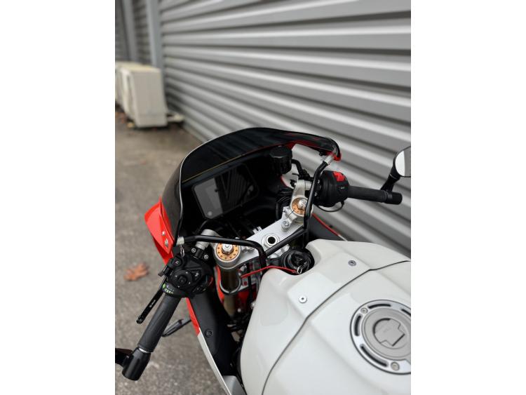 YAMAHA XSR 900 GP AKRAPOVIC 