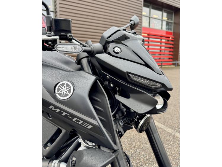 YAMAHA MT-03
