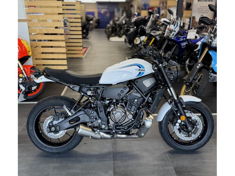 YAMAHA XSR 700 35KW A2 NEUVE 