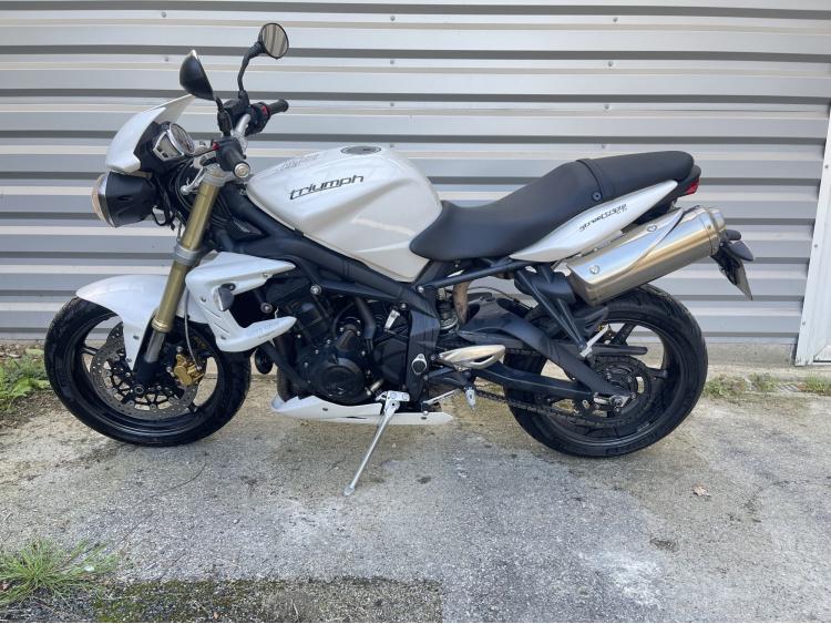 TRIUMPH STREET TRIPLE 675 FULL