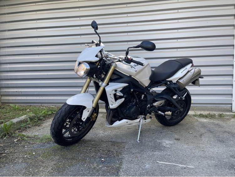 TRIUMPH STREET TRIPLE 675 FULL