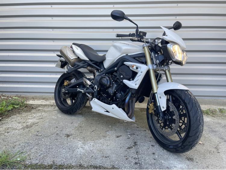 TRIUMPH STREET TRIPLE 675 FULL