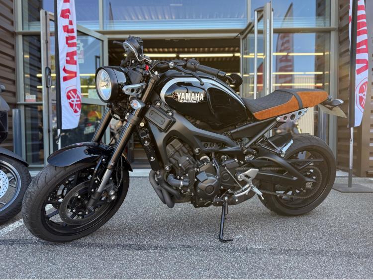 YAMAHA XSR 900