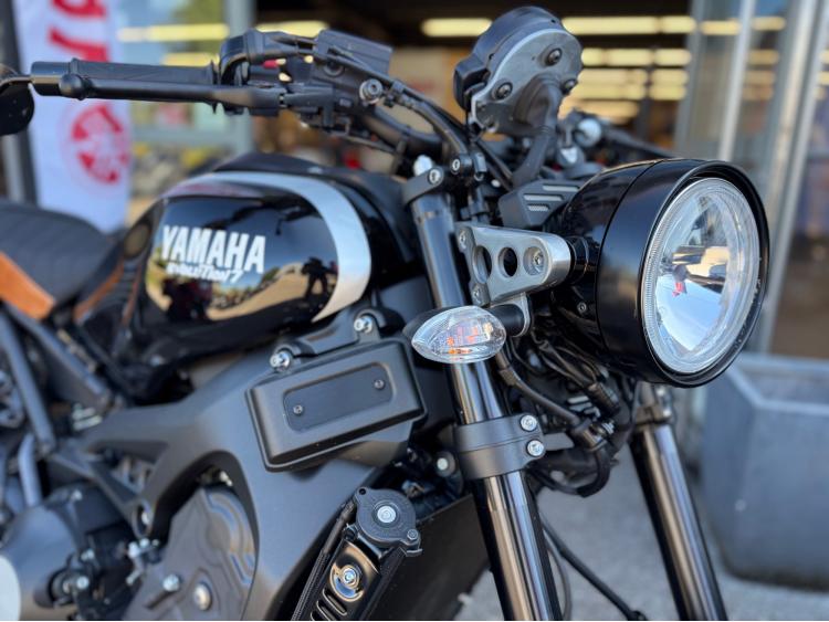 YAMAHA XSR 900