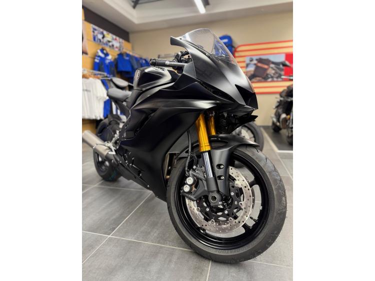 YAMAHA YZF-R6 RACE 2025