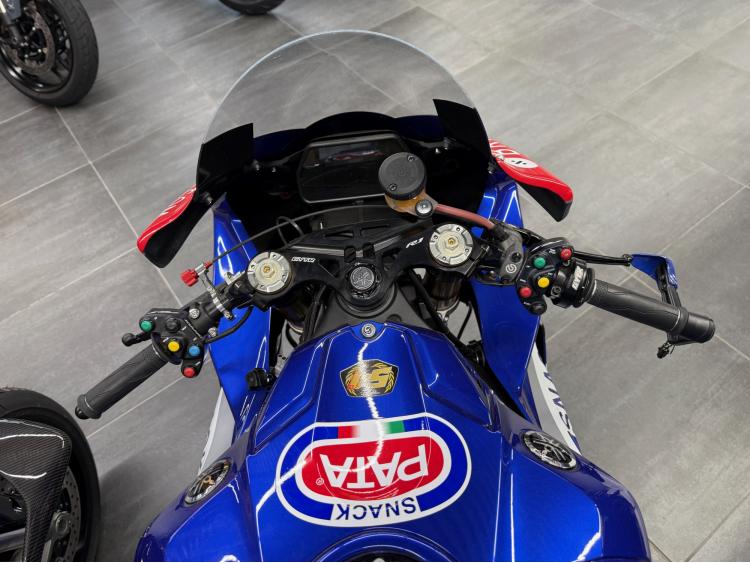 YAMAHA R1 TOPRAK REPLICA NEUVE  RACE