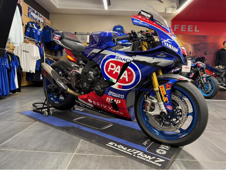 YAMAHA R1 TOPRAK REPLICA NEUVE  RACE