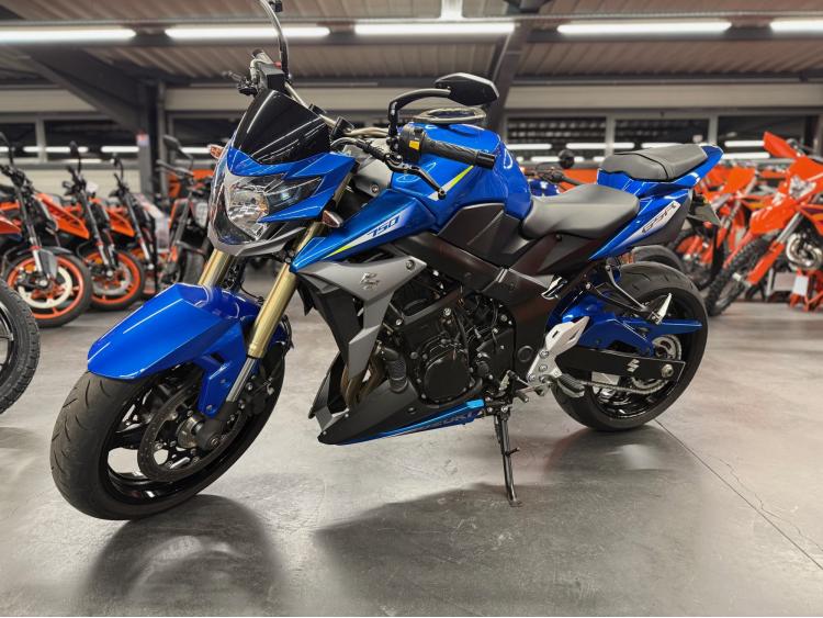 SUZUKI GSR 750 ABS