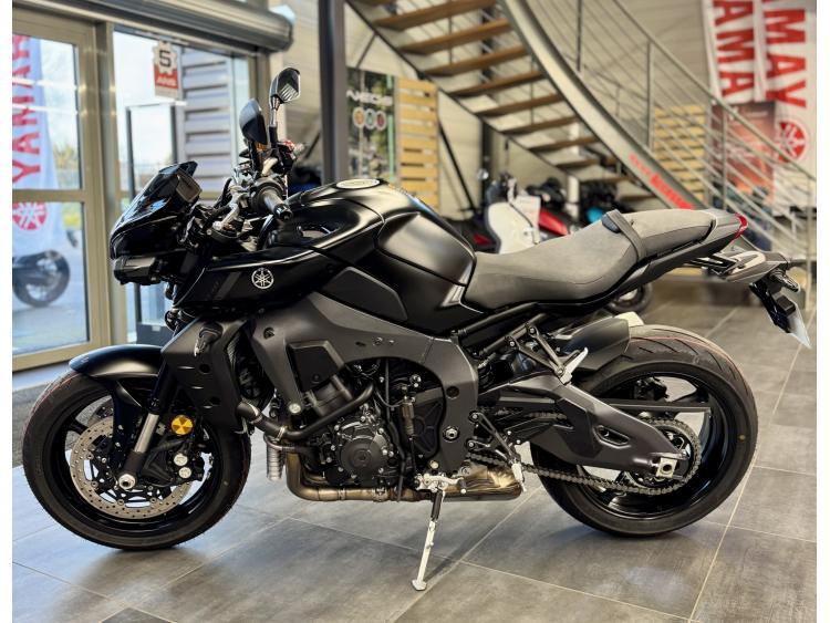 YAMAHA MT10 2025