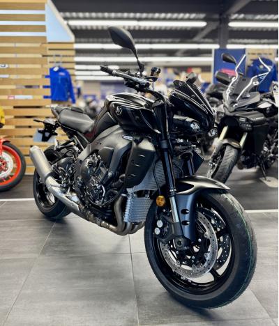 YAMAHA MT-10