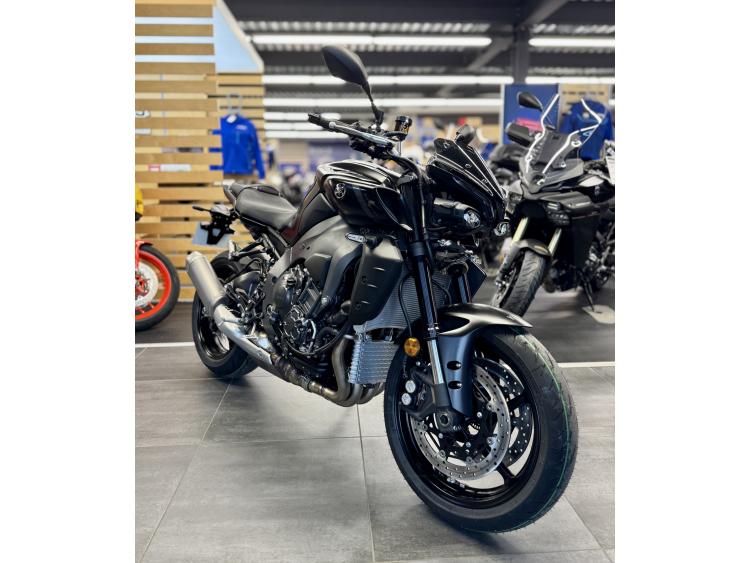 YAMAHA MT10 2025
