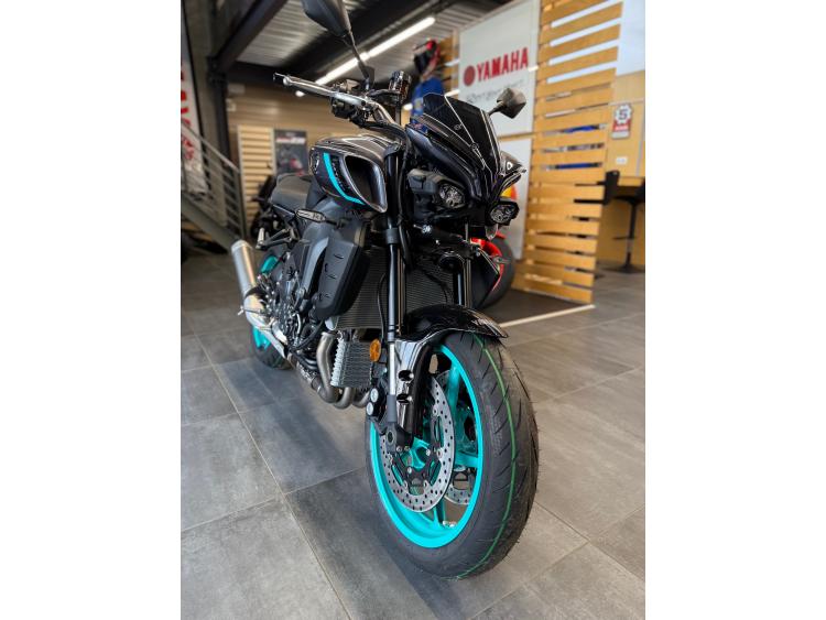 YAMAHA MT-10